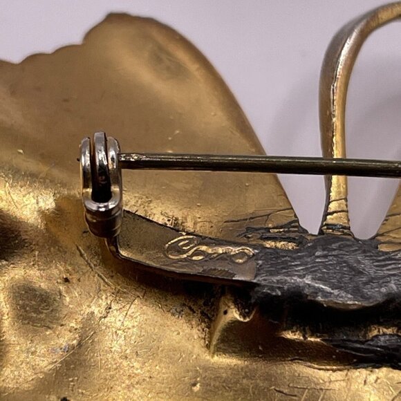 Coro Vintage Gold Tone Leaf Rhinestone Brooch and Screw Back Earring Set AL5.1 - Picture 9 of 16